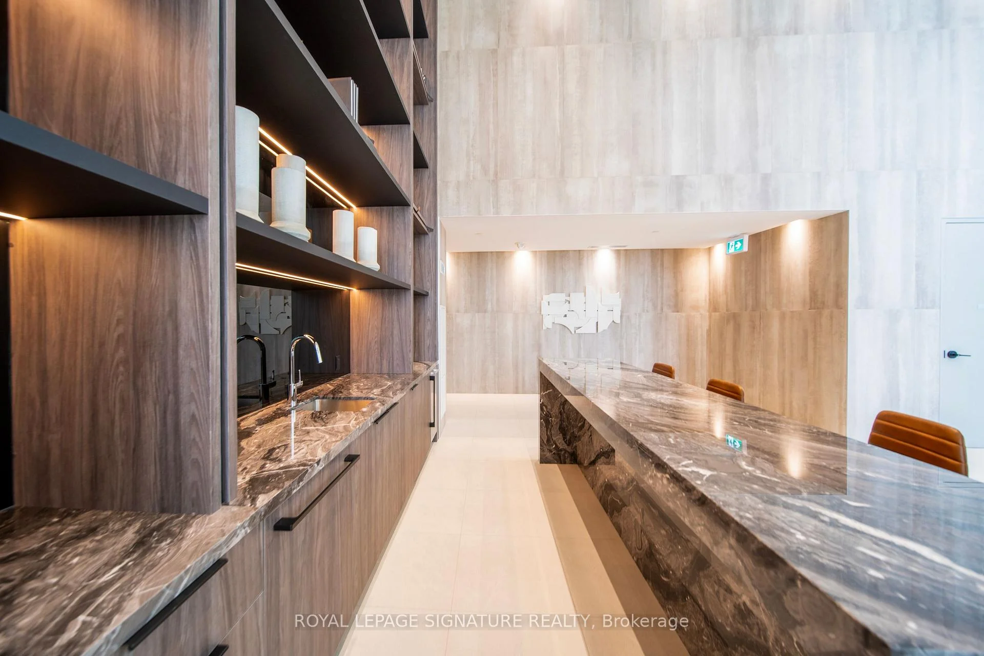 Photo 39 of Unit 1518, 6 Flavelle Trail, Vaughan, Steeles West Industrial — HOMEH
