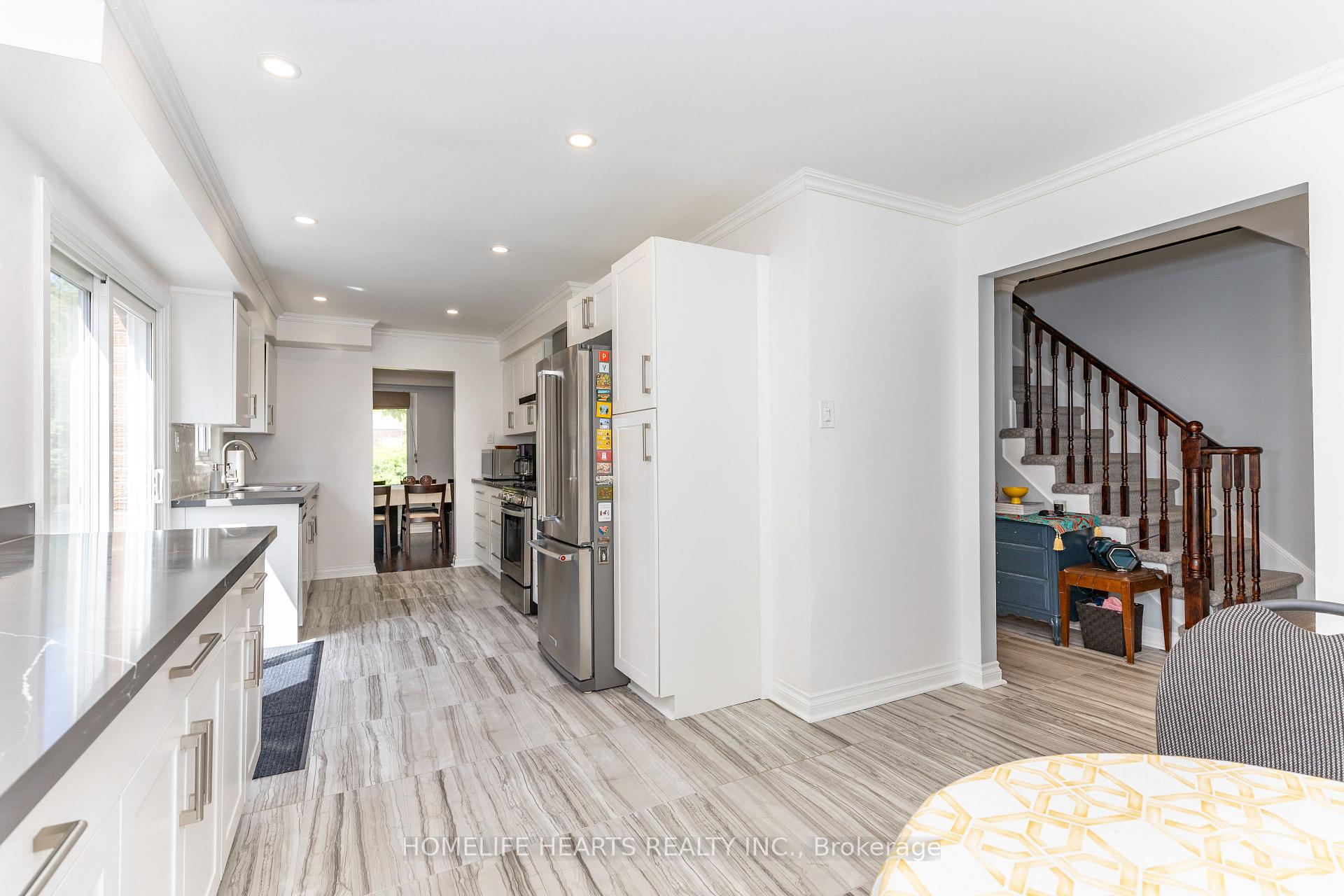 Photo 6 of 1118 Cedarcroft Crescent, Pickering, Liverpool — HOMEH