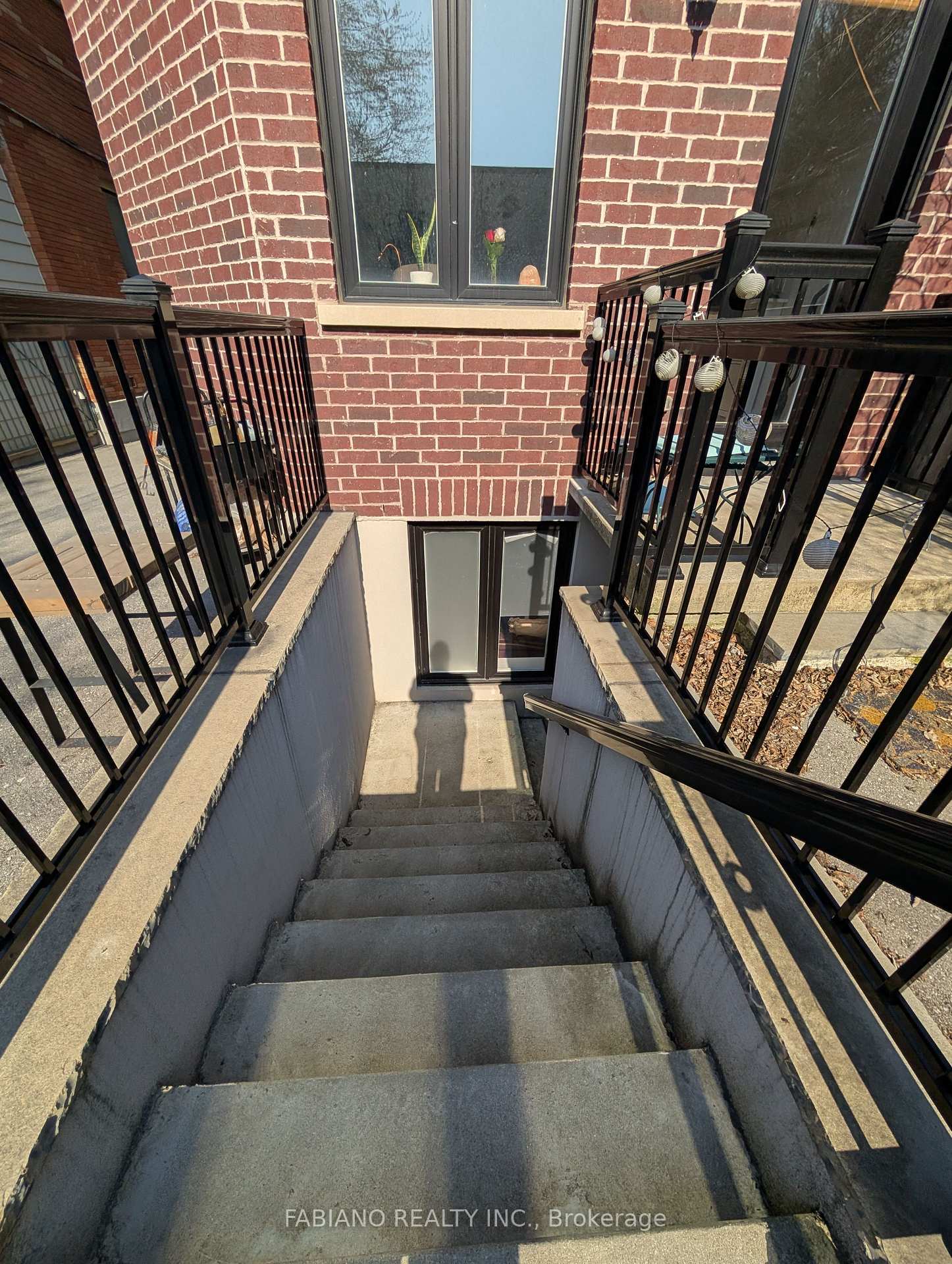 Photo 18 of Unit Lower, 1036 Dovercourt Road, Toronto, Dovercourt-Wallace Emerson-Junction — HOMEH