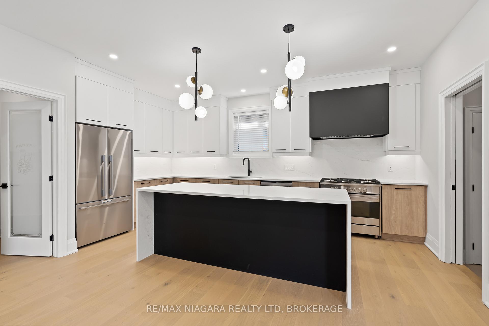 Photo 6 of 9 Accursi Crescent, Pelham, Fonthill — HOMEH