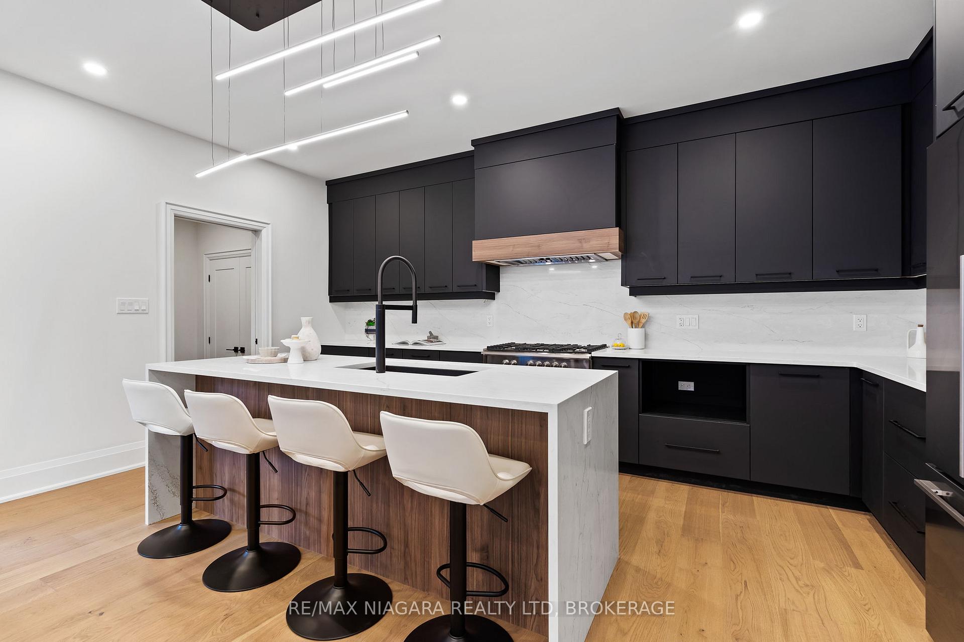 Photo 17 of 9 Accursi Crescent, Pelham, Fonthill — HOMEH