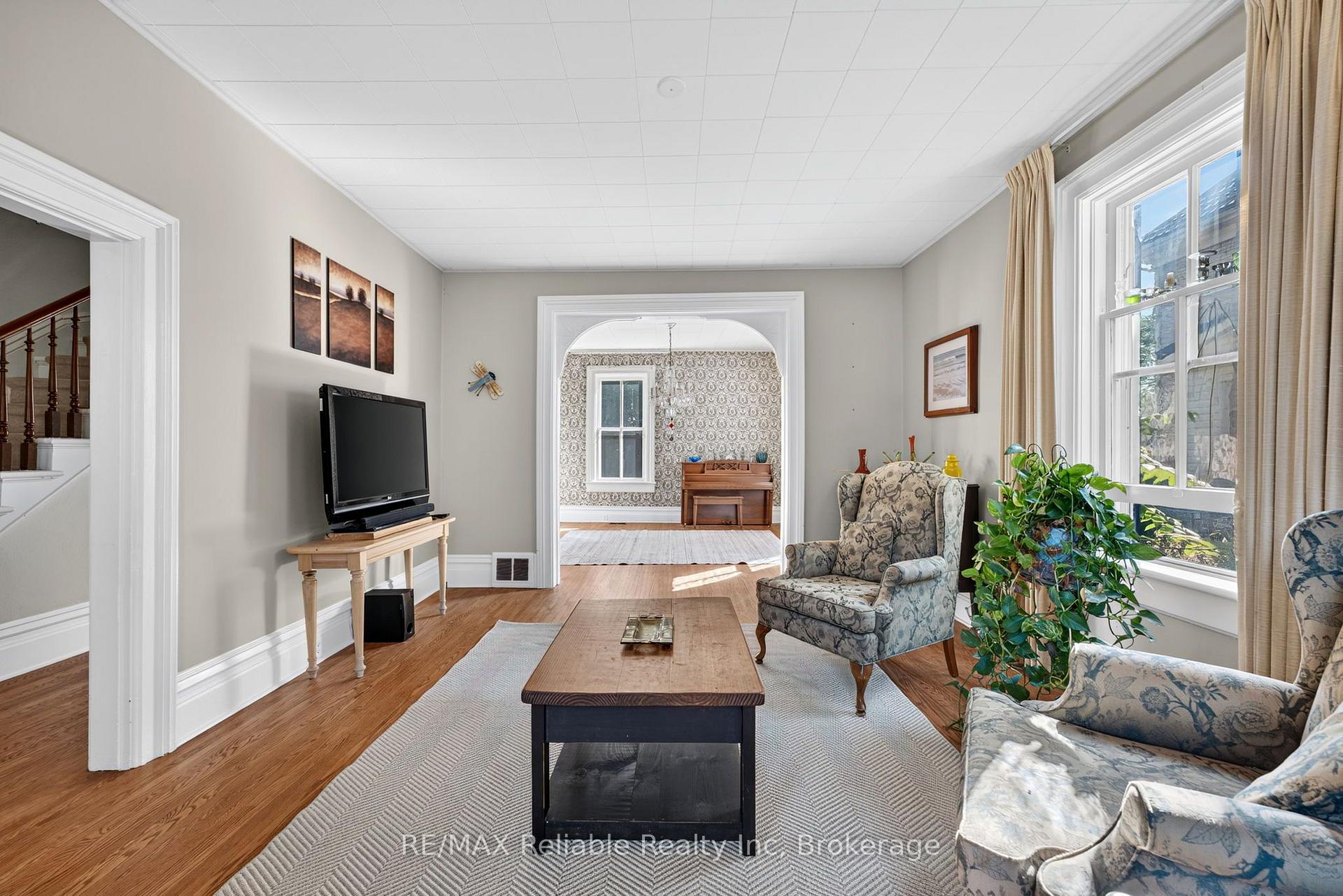 Photo 7 of 111 John Street, Huron East, Seaforth — HOMEH