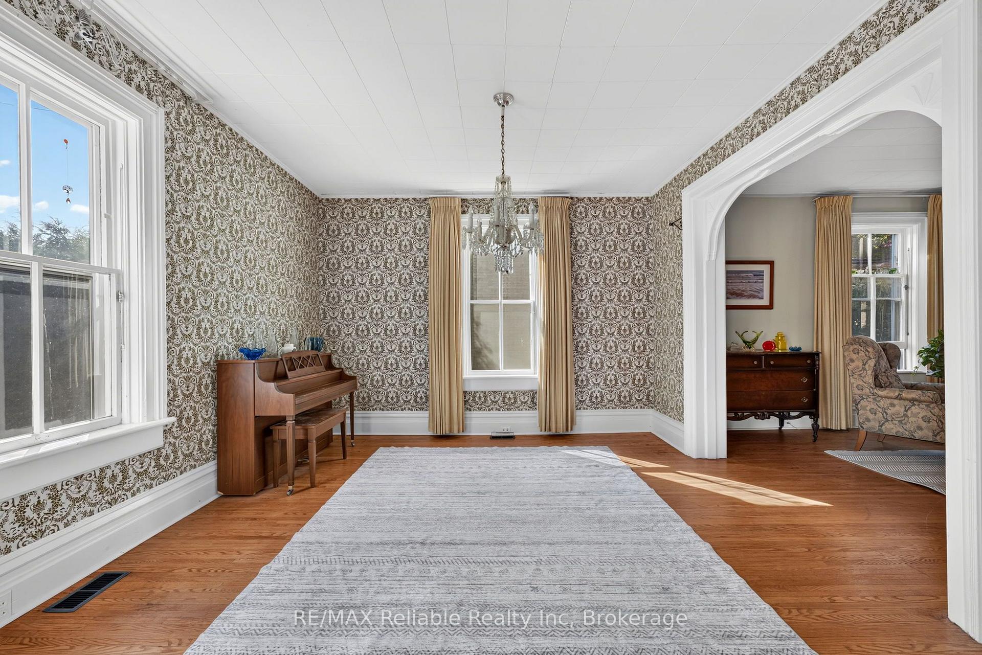 Photo 11 of 111 John Street, Huron East, Seaforth — HOMEH