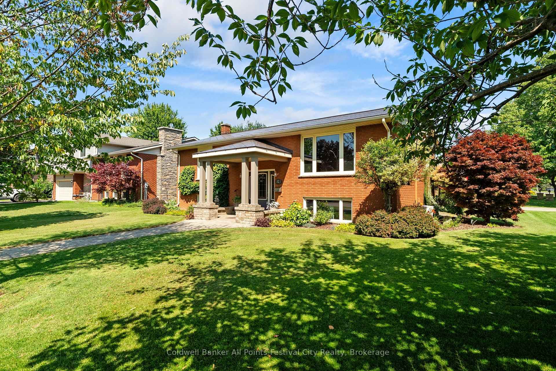 Photo 3 of 323 Warren Street, Goderich, Goderich (Town) — HOMEH