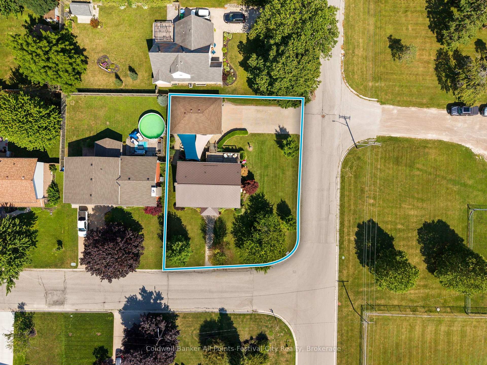 Photo 5 of 323 Warren Street, Goderich, Goderich (Town) — HOMEH