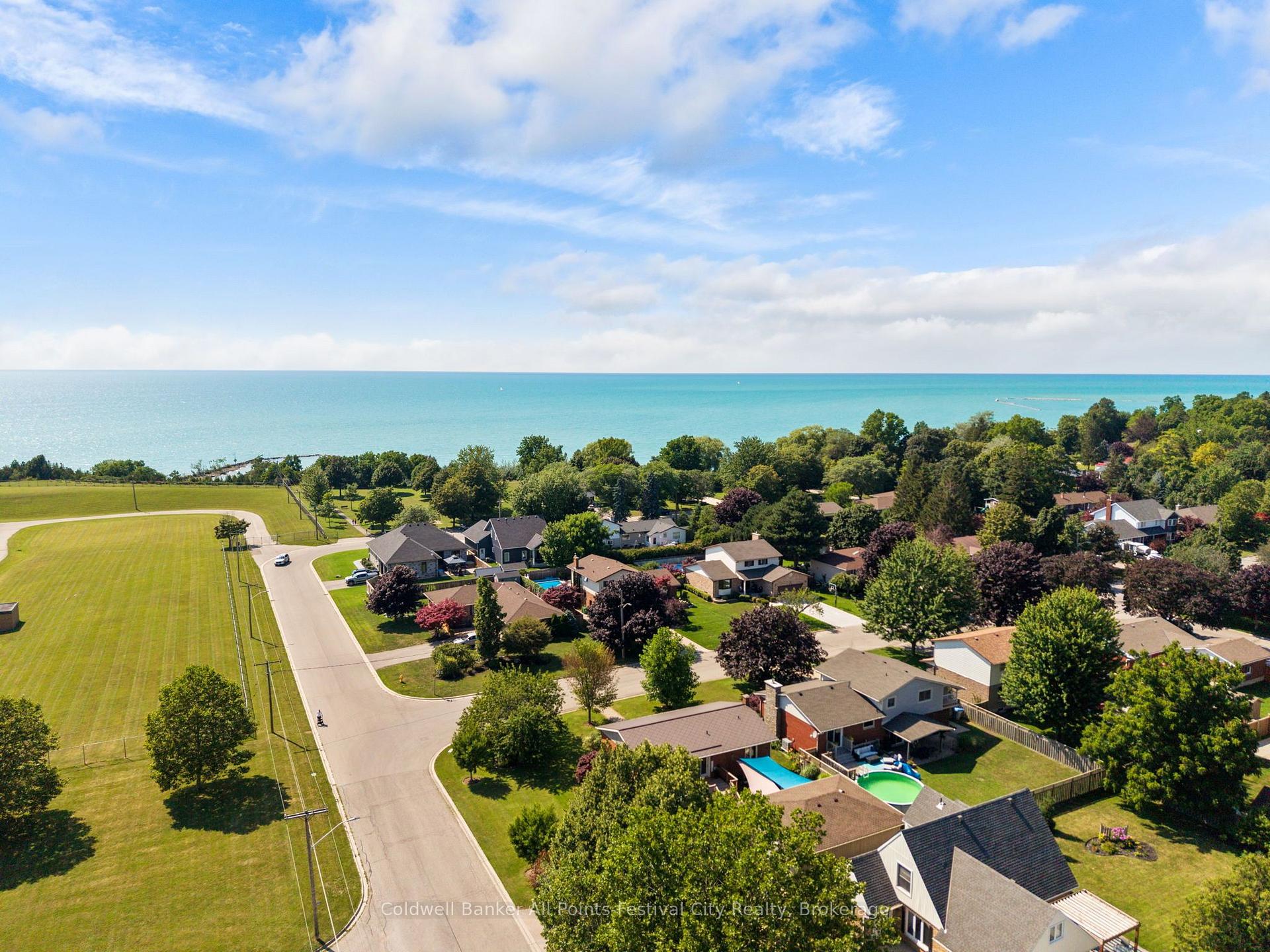 Photo 43 of 323 Warren Street, Goderich, Goderich (Town) — HOMEH