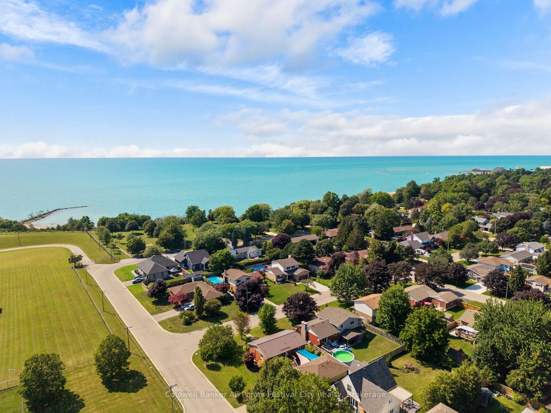Photo 45 of 323 Warren Street, Goderich, Goderich (Town) — HOMEH