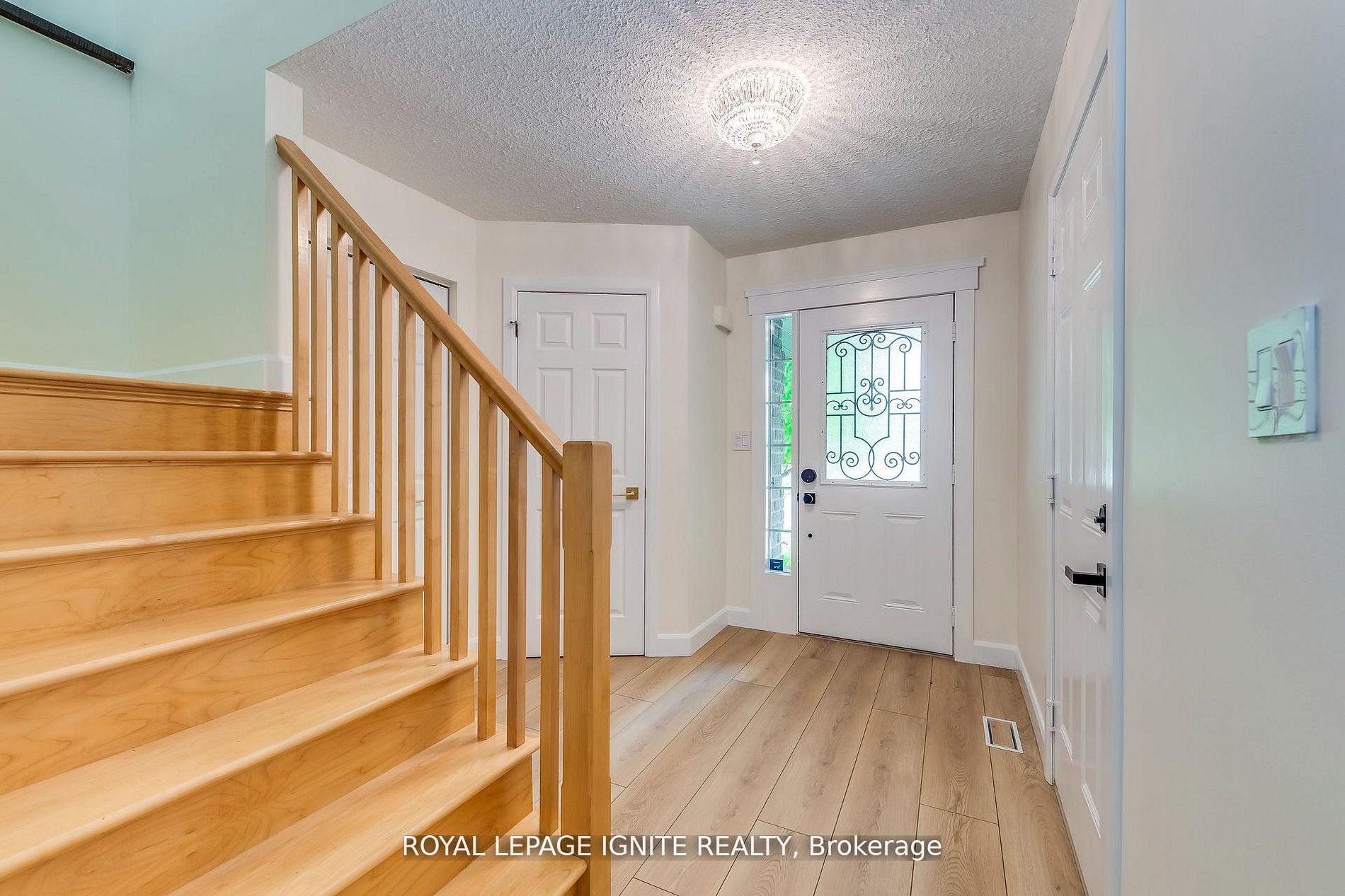 Photo 5 of 64 Templewood Drive, Kitchener, Brigadoon — HOMEH