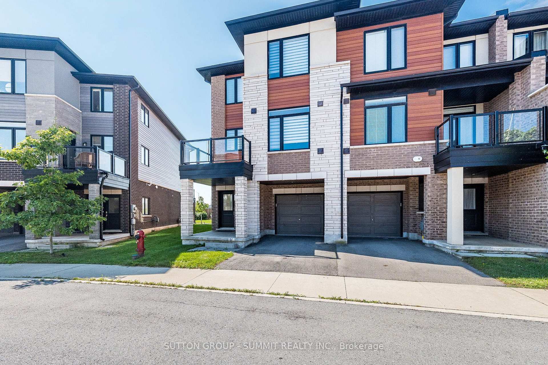 Photo 4 of Unit 93, 590 North Service Road, Hamilton, Lakeshore — HOMEH