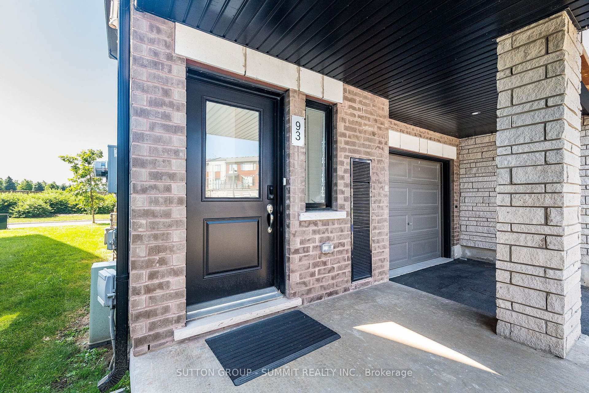 Photo 5 of Unit 93, 590 North Service Road, Hamilton, Lakeshore — HOMEH