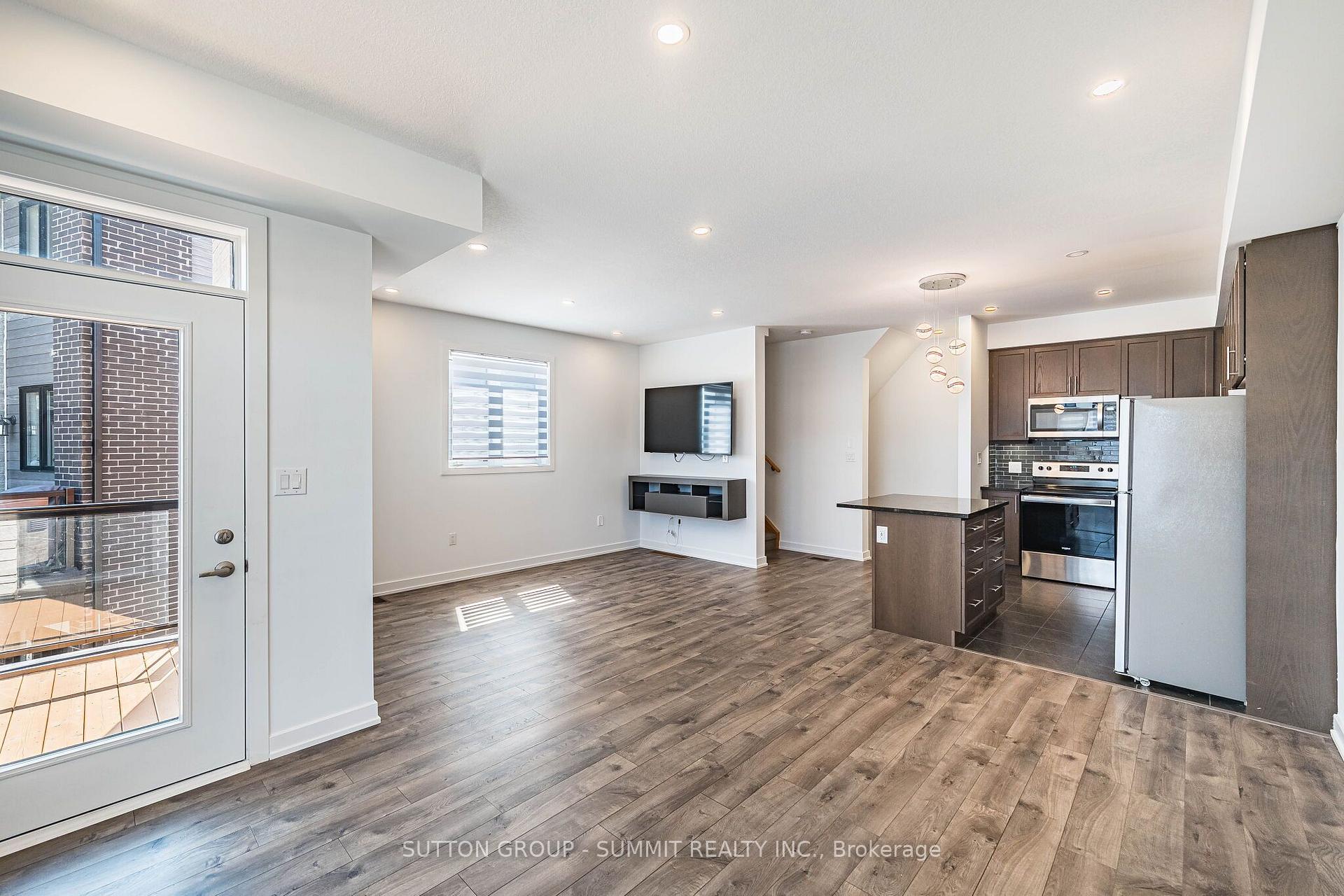 Photo 14 of Unit 93, 590 North Service Road, Hamilton, Lakeshore — HOMEH