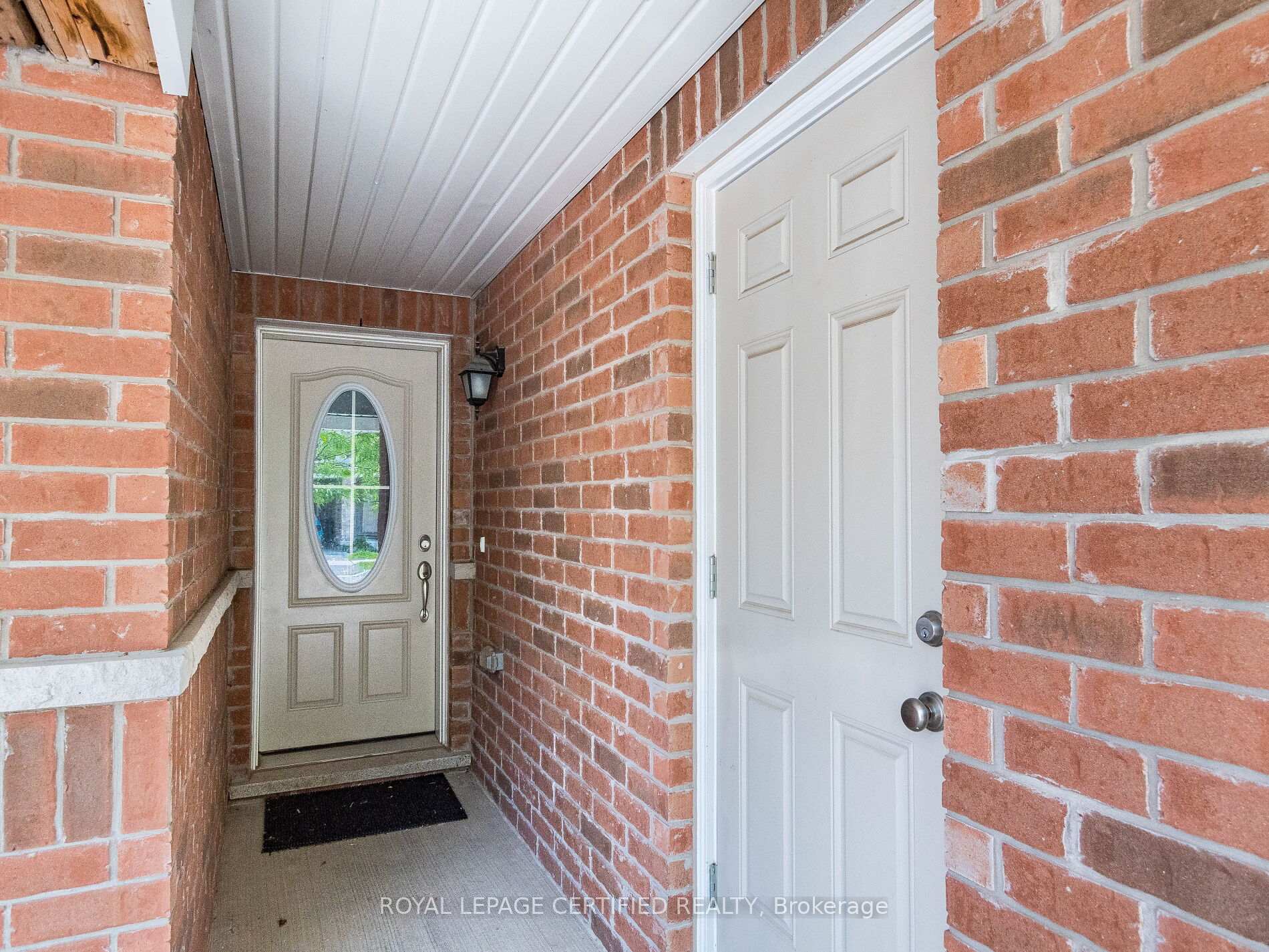 Photo 3 of 581 Allport Gate, Milton, Clarke — HOMEH