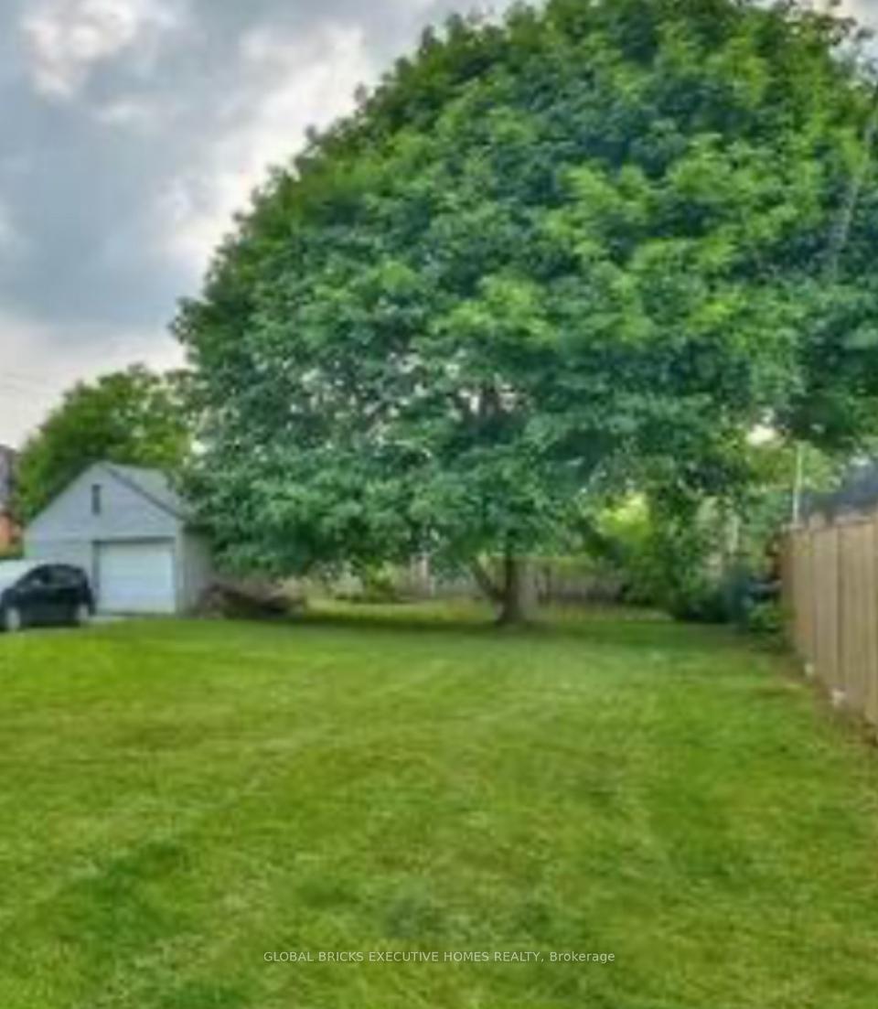 Photo 3 of Dolphin Street, Port Colborne, Bethel — HOMEH