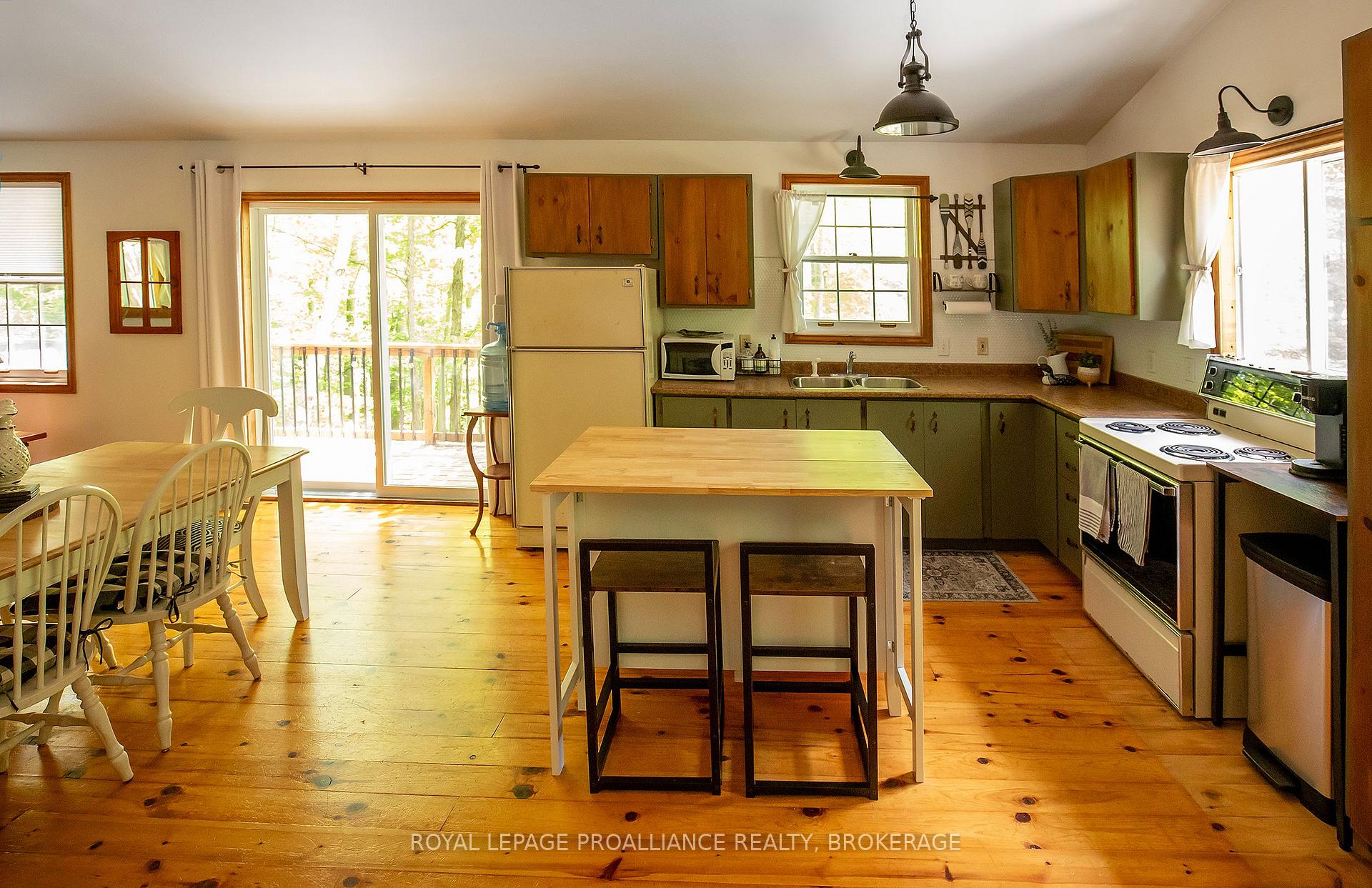 Photo 5 of 1101 Price Road, Frontenac, Frontenac Centre — HOMEH