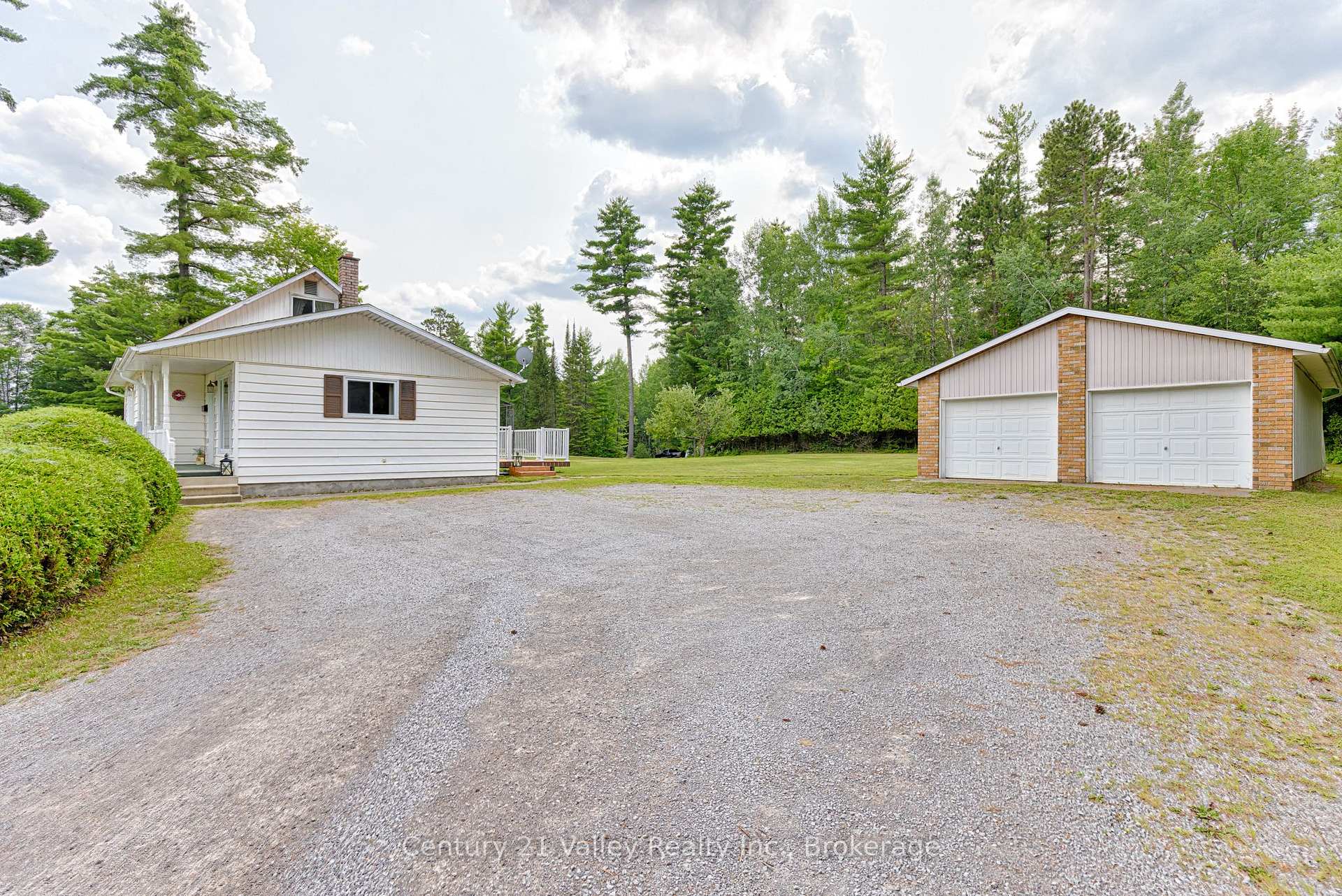 Photo 11 of 33949 41 Highway, Bonnechere Valley, Eganville/Bonnechere Twp — HOMEH