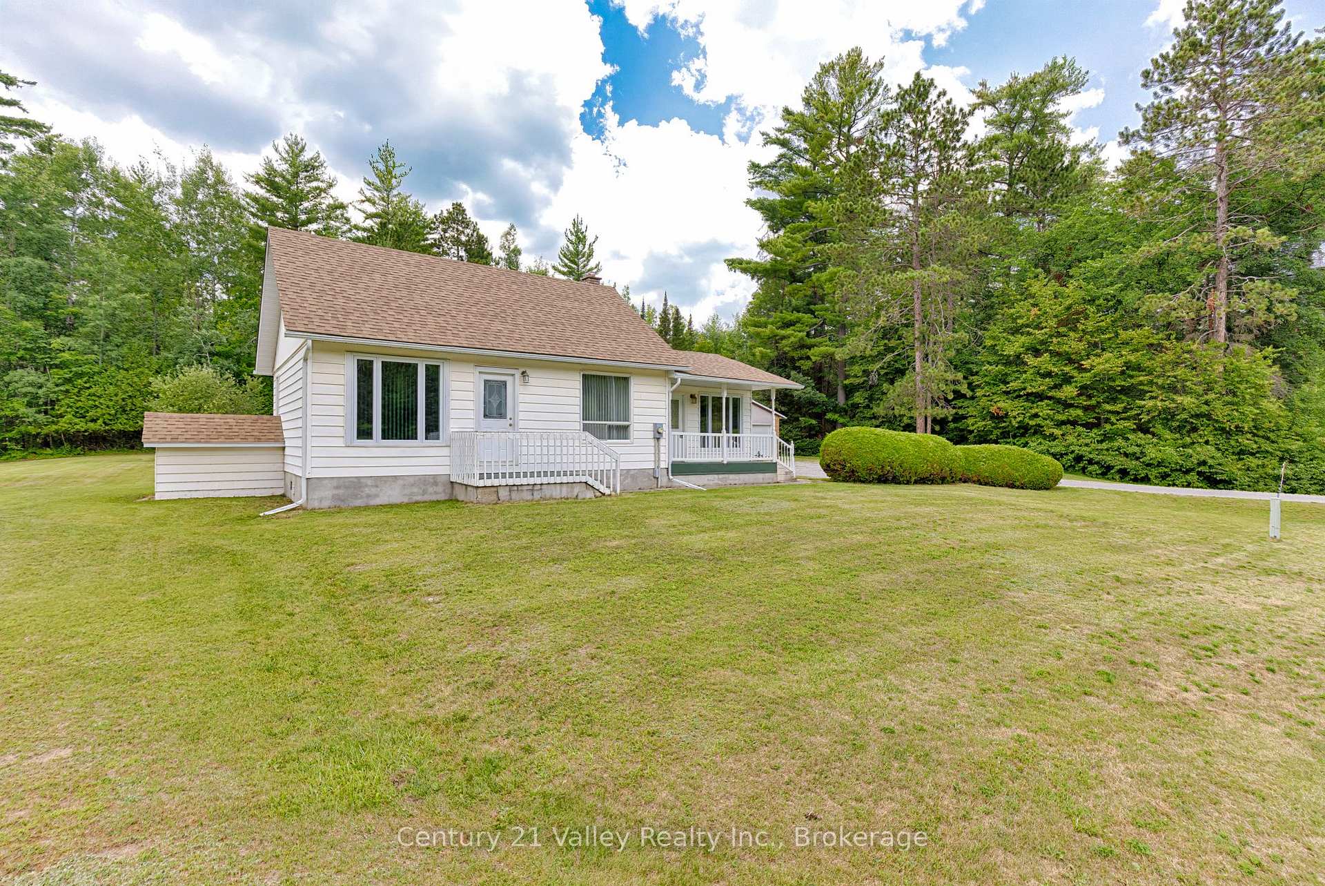 Photo 12 of 33949 41 Highway, Bonnechere Valley, Eganville/Bonnechere Twp — HOMEH
