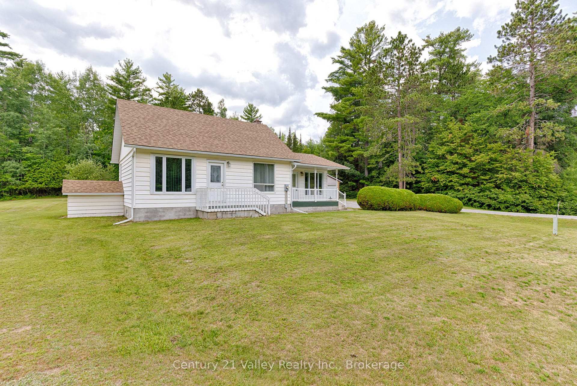 Photo 38 of 33949 41 Highway, Bonnechere Valley, Eganville/Bonnechere Twp — HOMEH