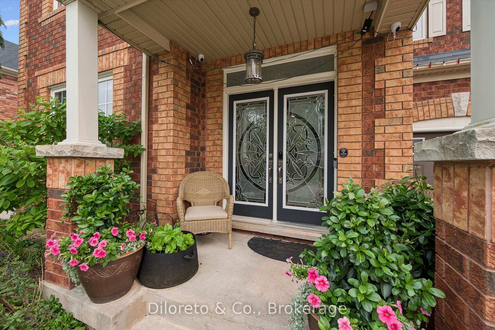 Photo 3 of 23 Lands Court, Cambridge, Silver Heights — HOMEH