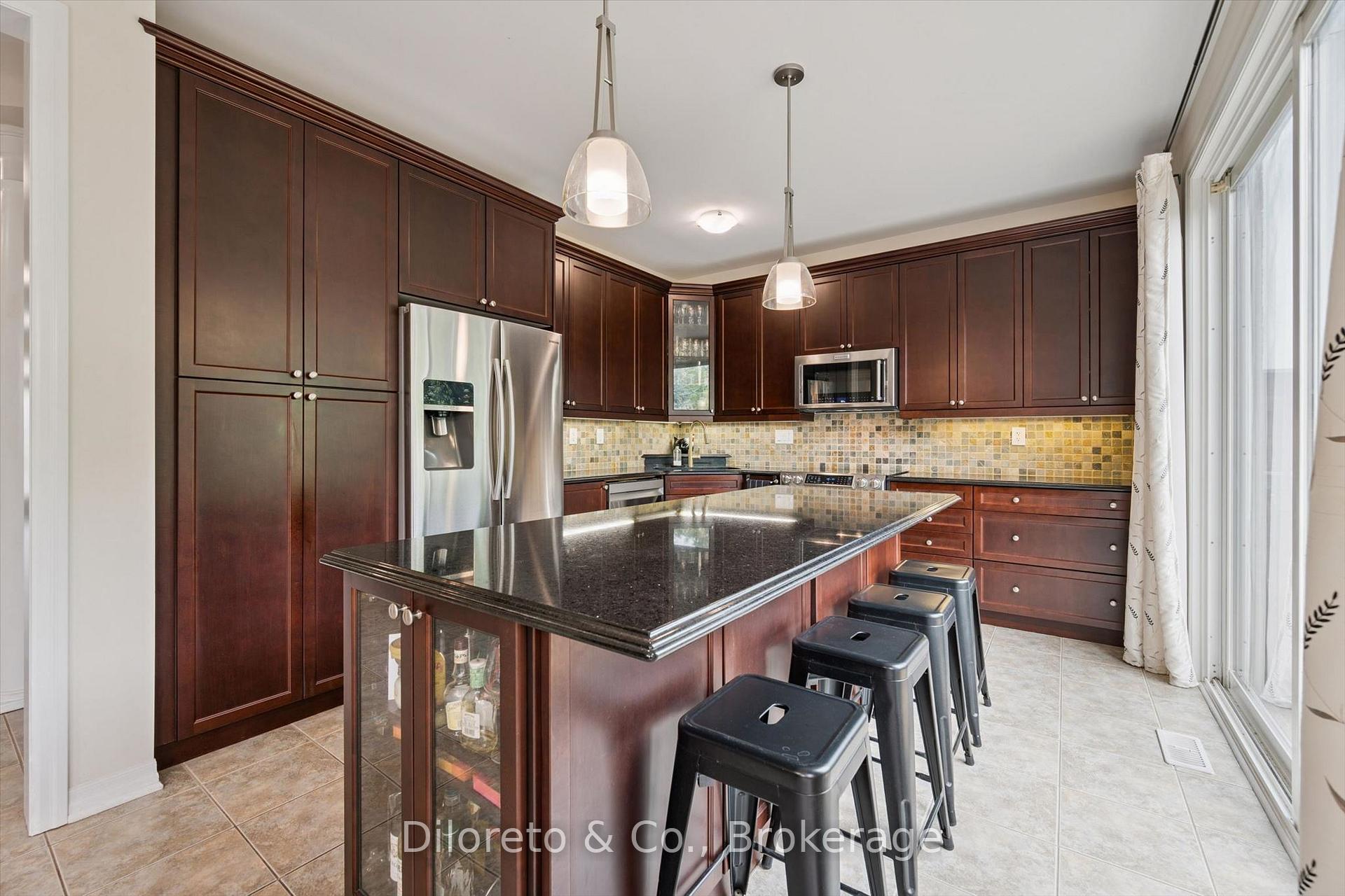 Photo 14 of 23 Lands Court, Cambridge, Silver Heights — HOMEH