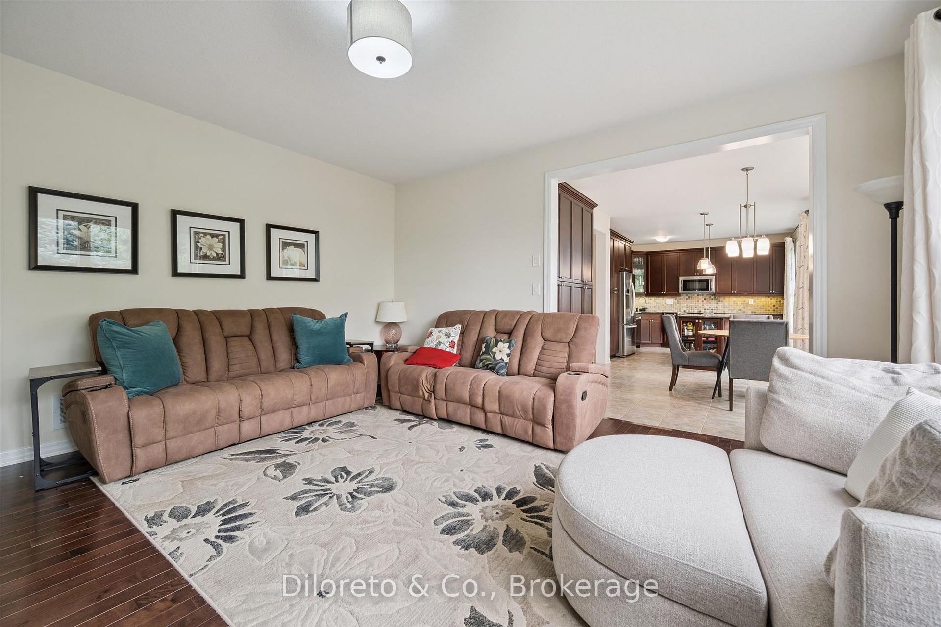 Photo 17 of 23 Lands Court, Cambridge, Silver Heights — HOMEH