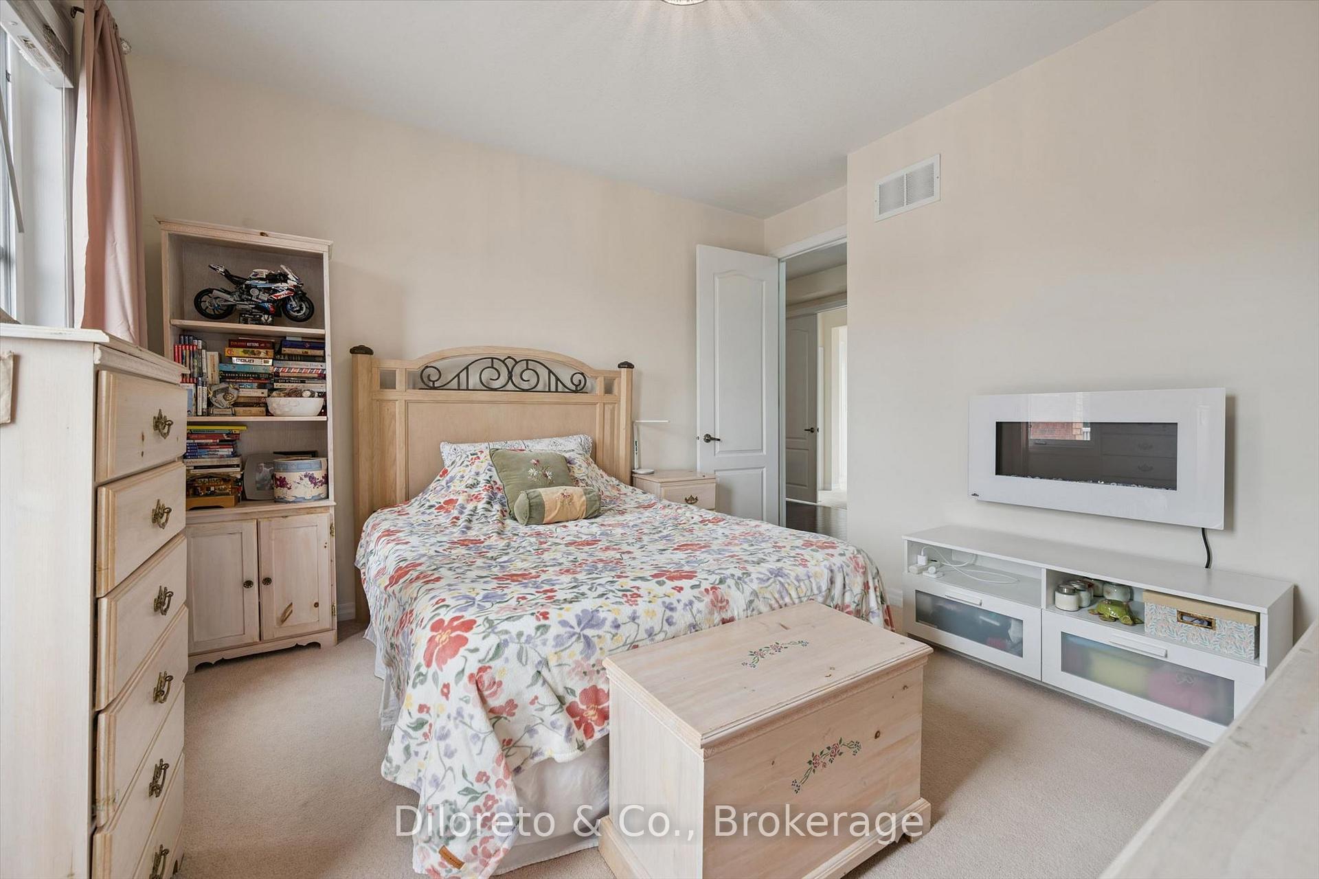 Photo 32 of 23 Lands Court, Cambridge, Silver Heights — HOMEH