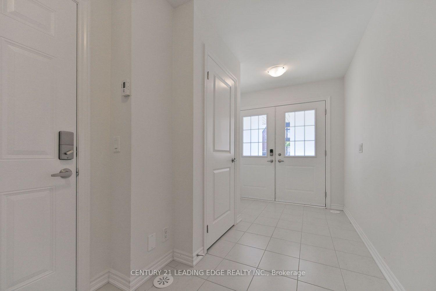 Photo 4 of 30 William Shearn Crescent, Markham, Angus Glen — HOMEH