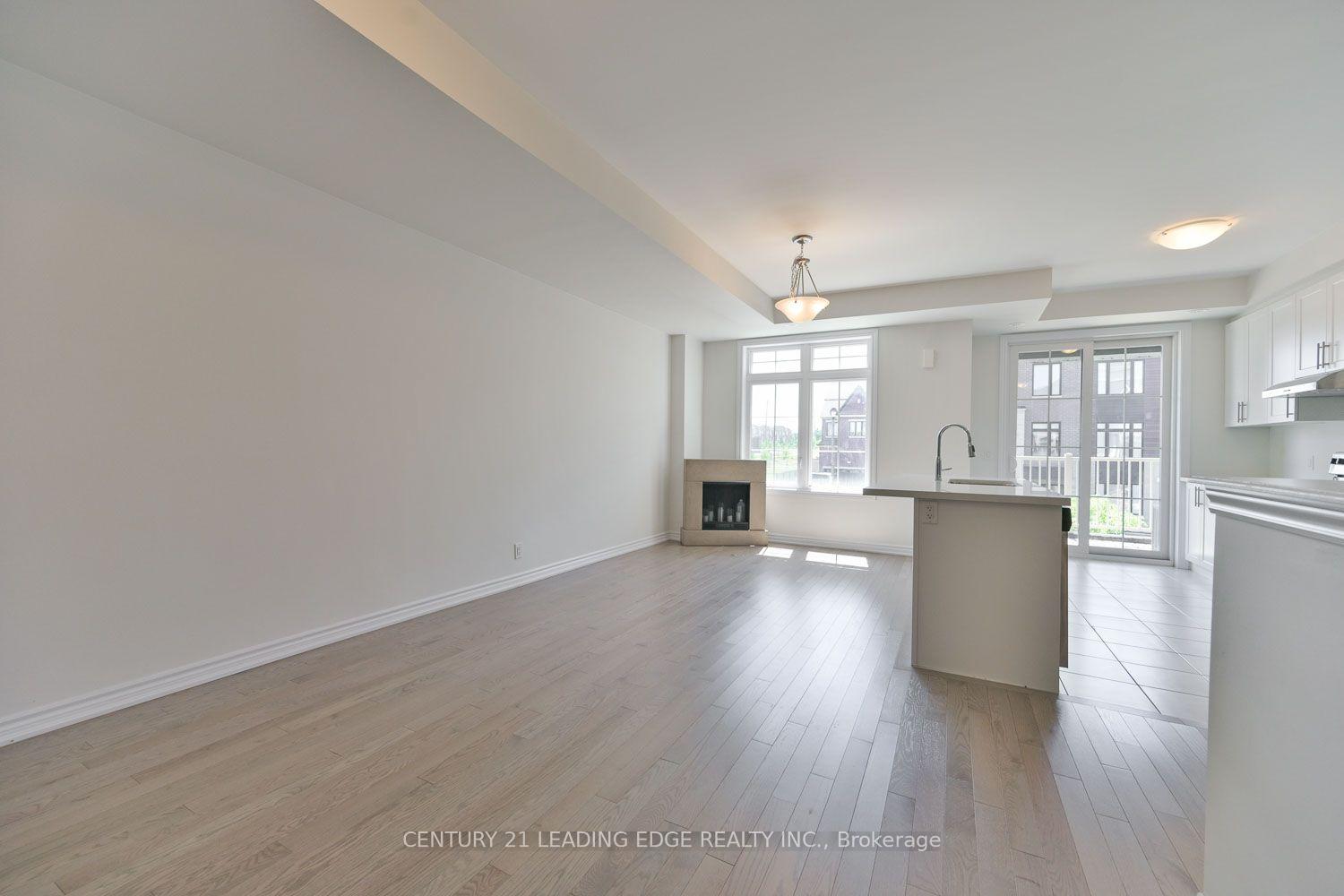 Photo 6 of 30 William Shearn Crescent, Markham, Angus Glen — HOMEH