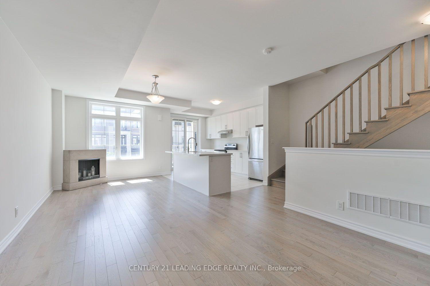 Photo 7 of 30 William Shearn Crescent, Markham, Angus Glen — HOMEH