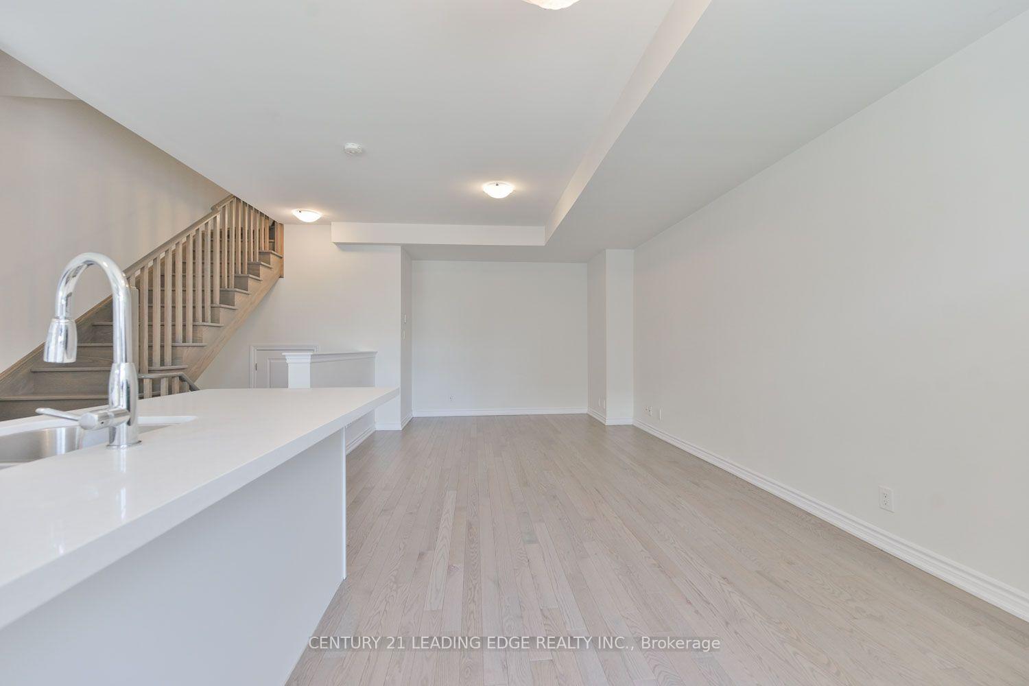 Photo 8 of 30 William Shearn Crescent, Markham, Angus Glen — HOMEH