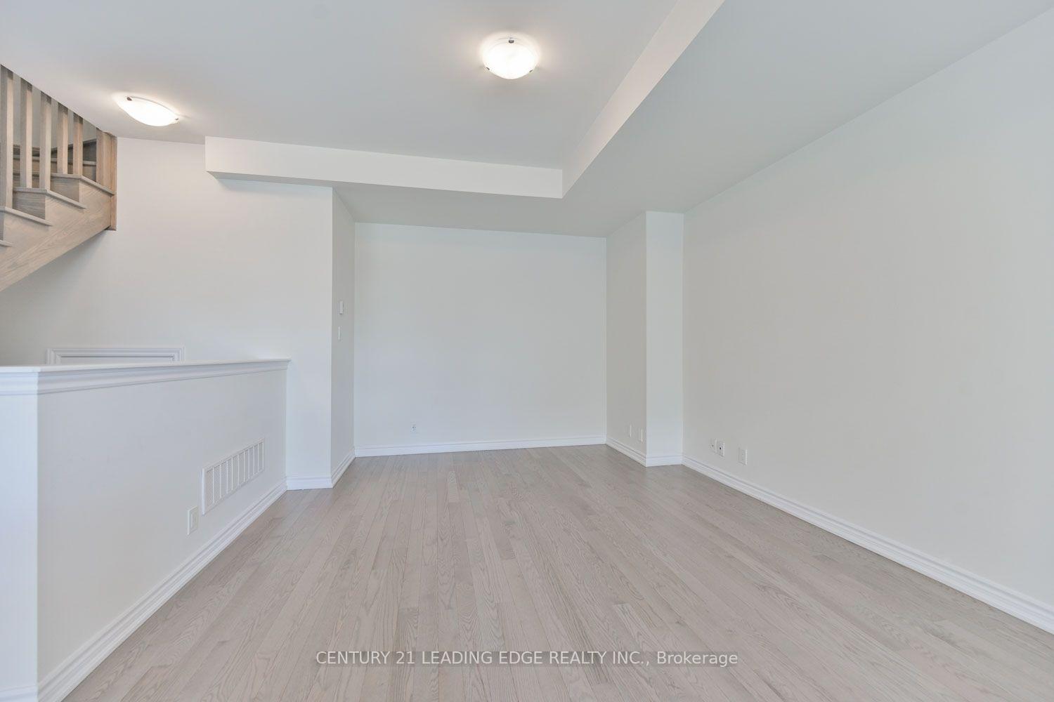 Photo 9 of 30 William Shearn Crescent, Markham, Angus Glen — HOMEH