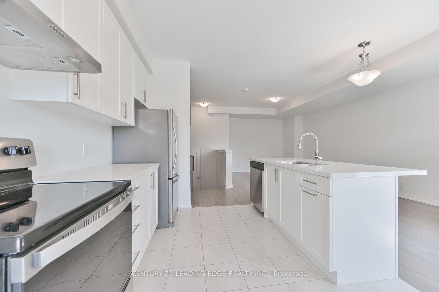 Photo 15 of 30 William Shearn Crescent, Markham, Angus Glen — HOMEH