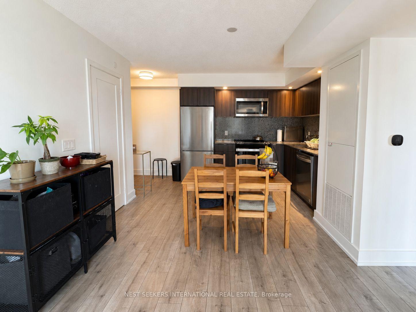 Photo 4 of Unit 1501, 10 Eva Road, Etobicoke, Etobicoke West Mall — HOMEH