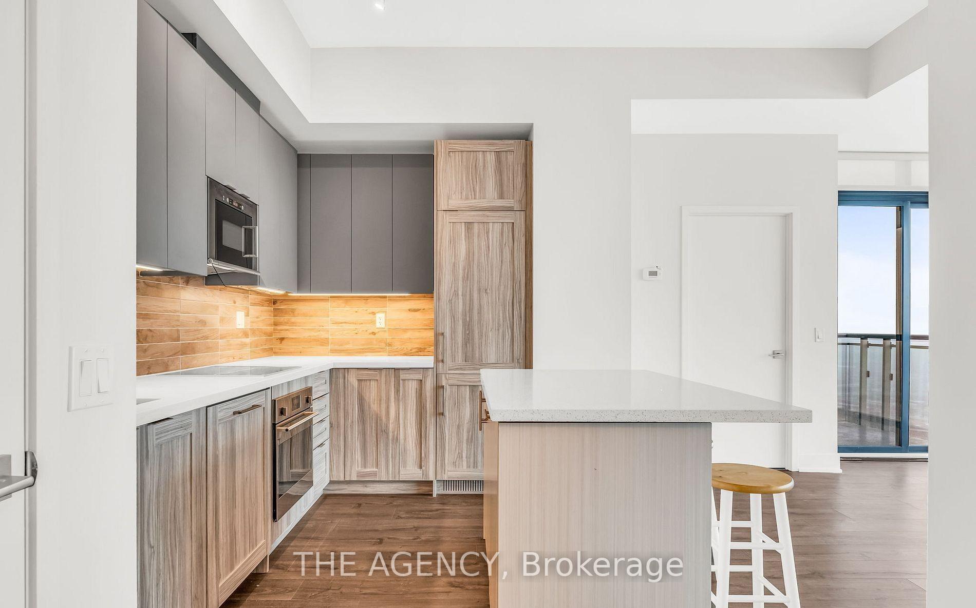 Photo 2 of Unit 3707, 2908 Highway 7, Vaughan, Concord — HOMEH