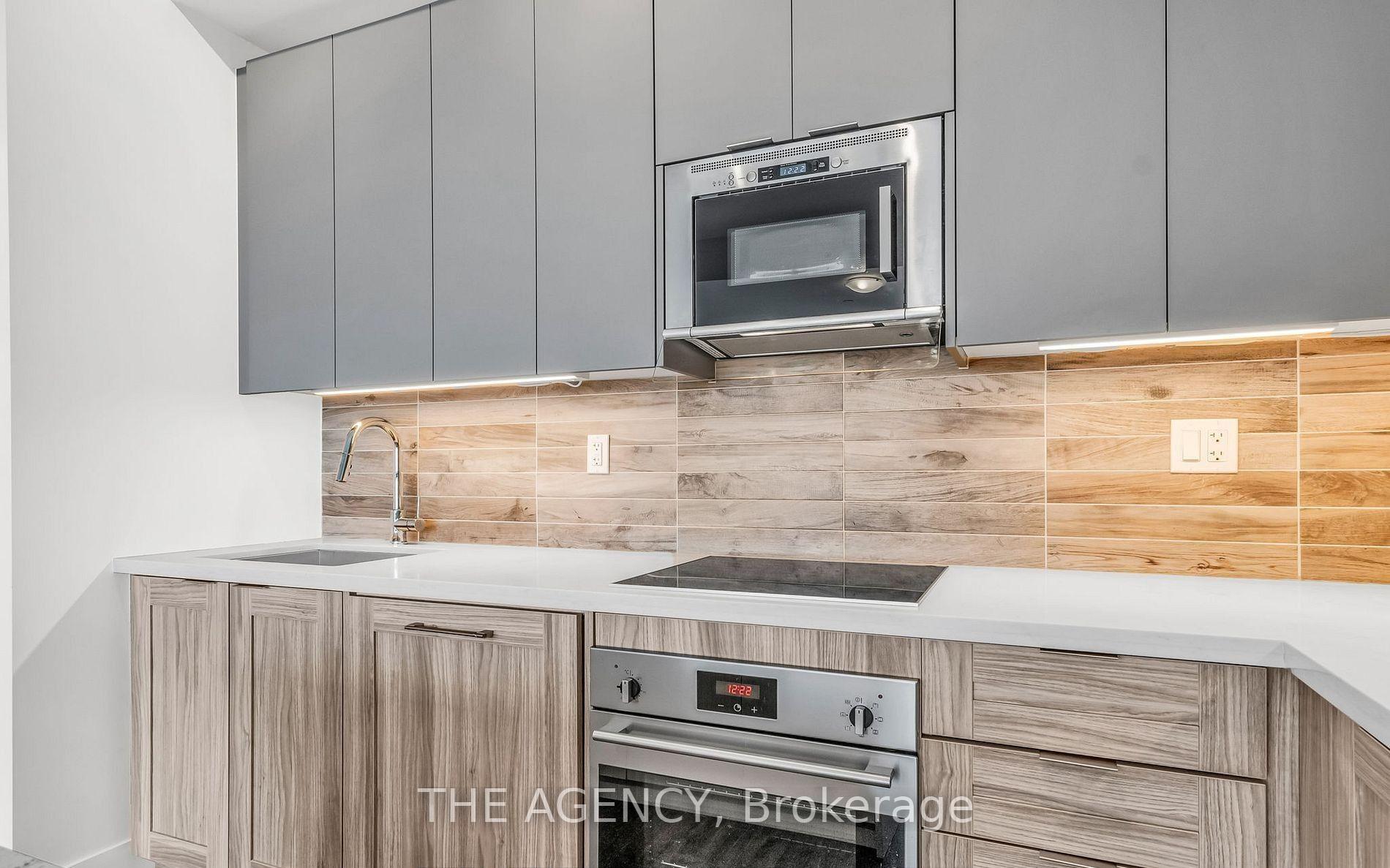 Photo 4 of Unit 3707, 2908 Highway 7, Vaughan, Concord — HOMEH