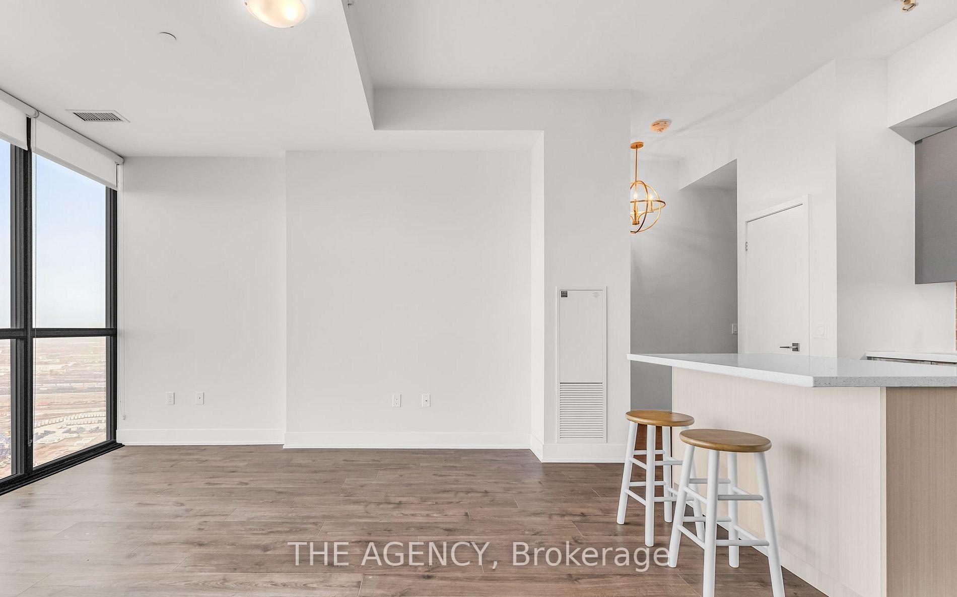 Photo 8 of Unit 3707, 2908 Highway 7, Vaughan, Concord — HOMEH