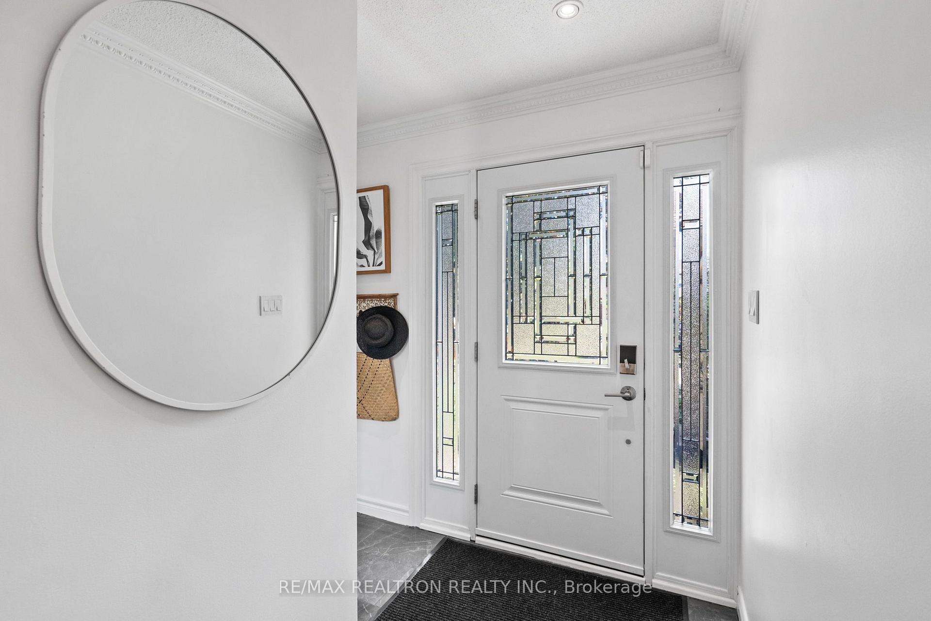 Photo 5 of 52 Hood Crescent, Scarborough, Steeles — HOMEH