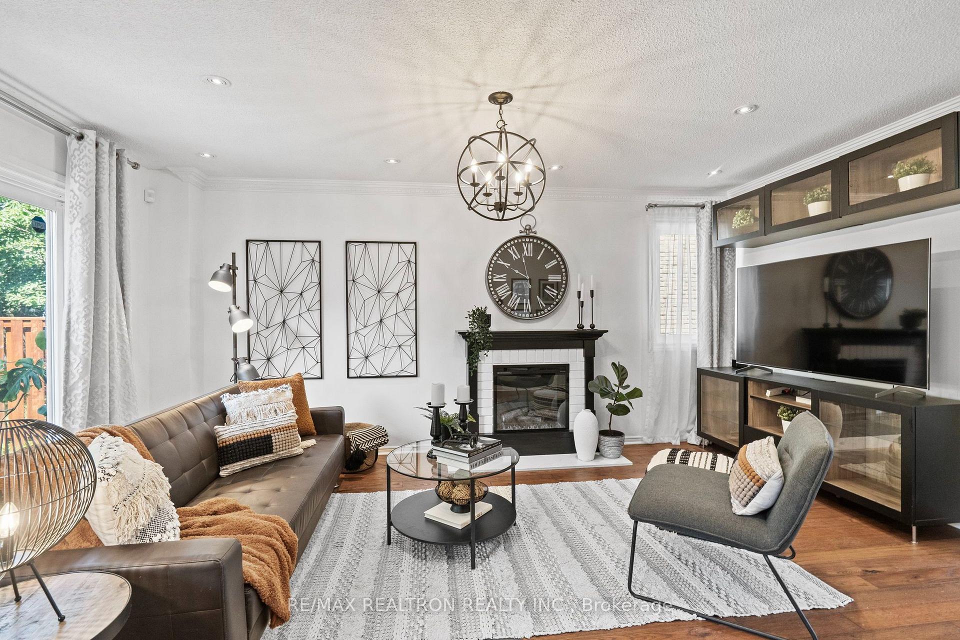Photo 7 of 52 Hood Crescent, Scarborough, Steeles — HOMEH