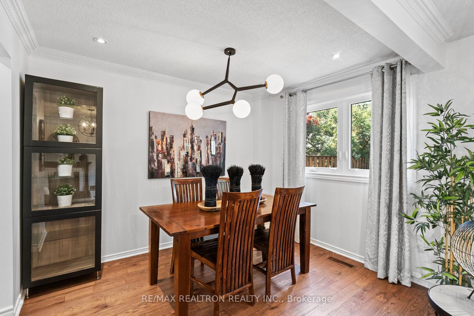 Photo 11 of 52 Hood Crescent, Scarborough, Steeles — HOMEH