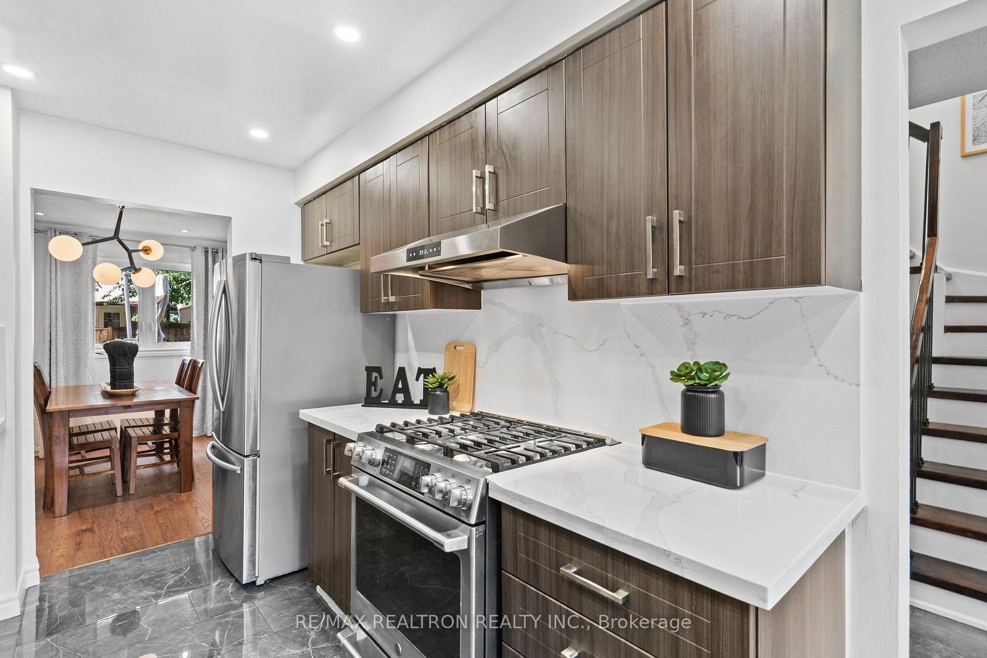 Photo 16 of 52 Hood Crescent, Scarborough, Steeles — HOMEH
