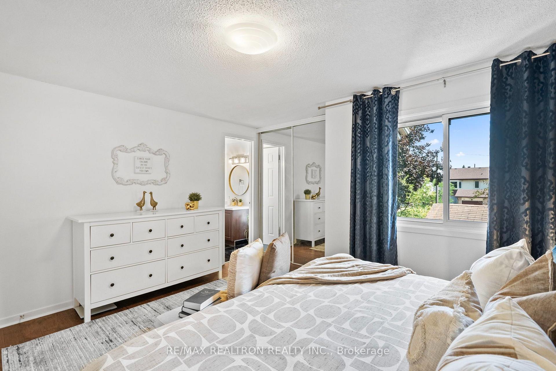 Photo 21 of 52 Hood Crescent, Scarborough, Steeles — HOMEH