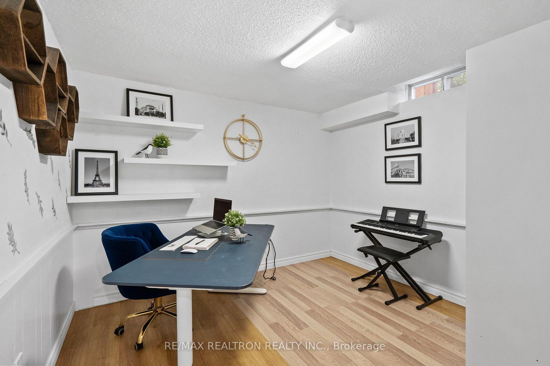 Photo 31 of 52 Hood Crescent, Scarborough, Steeles — HOMEH