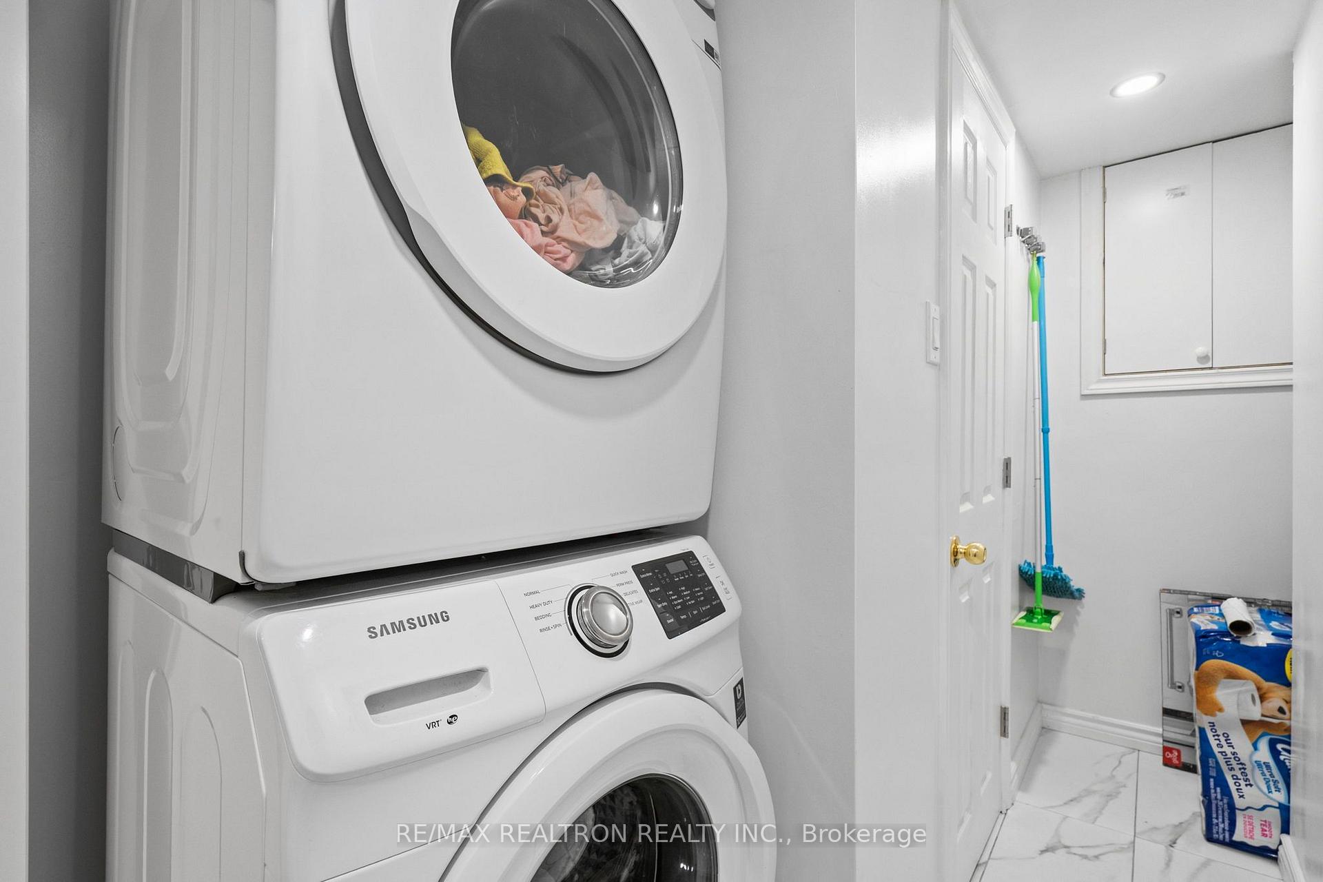 Photo 36 of 52 Hood Crescent, Scarborough, Steeles — HOMEH