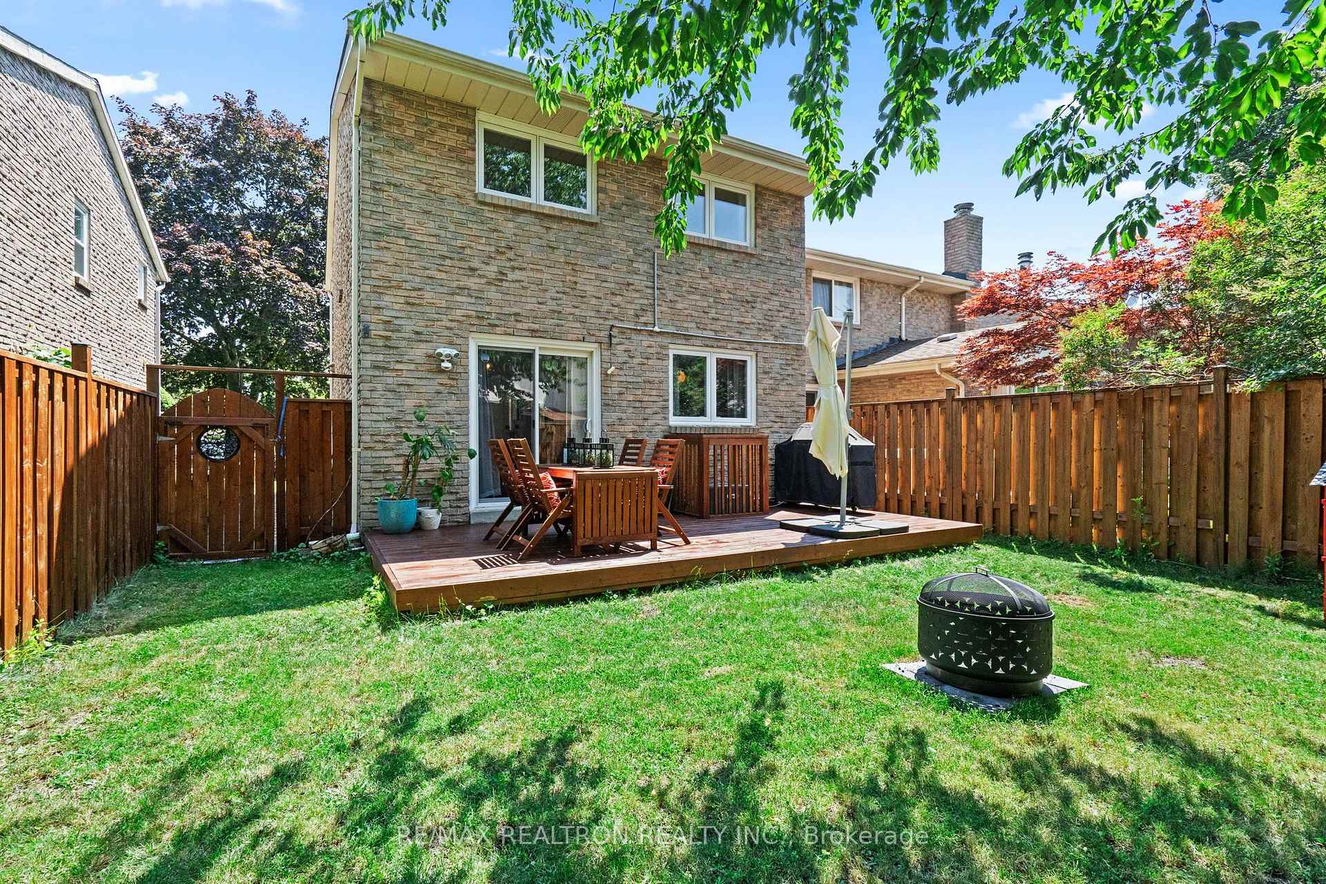 Photo 38 of 52 Hood Crescent, Scarborough, Steeles — HOMEH