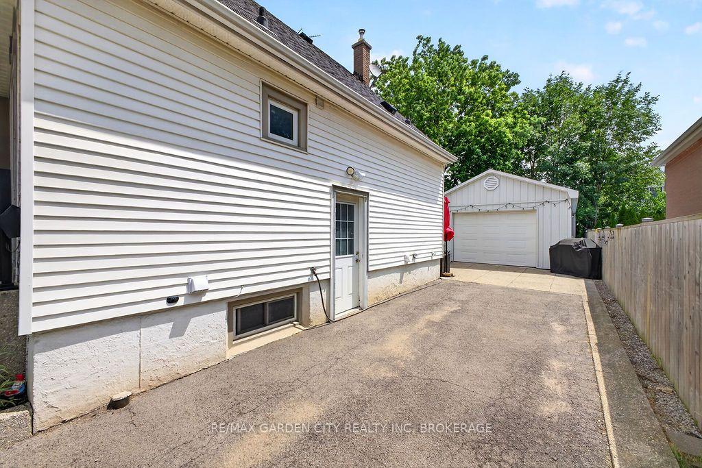 Photo 2 of Unit Lower, 191 East 43rd Street, Hamilton, Sunninghill — HOMEH