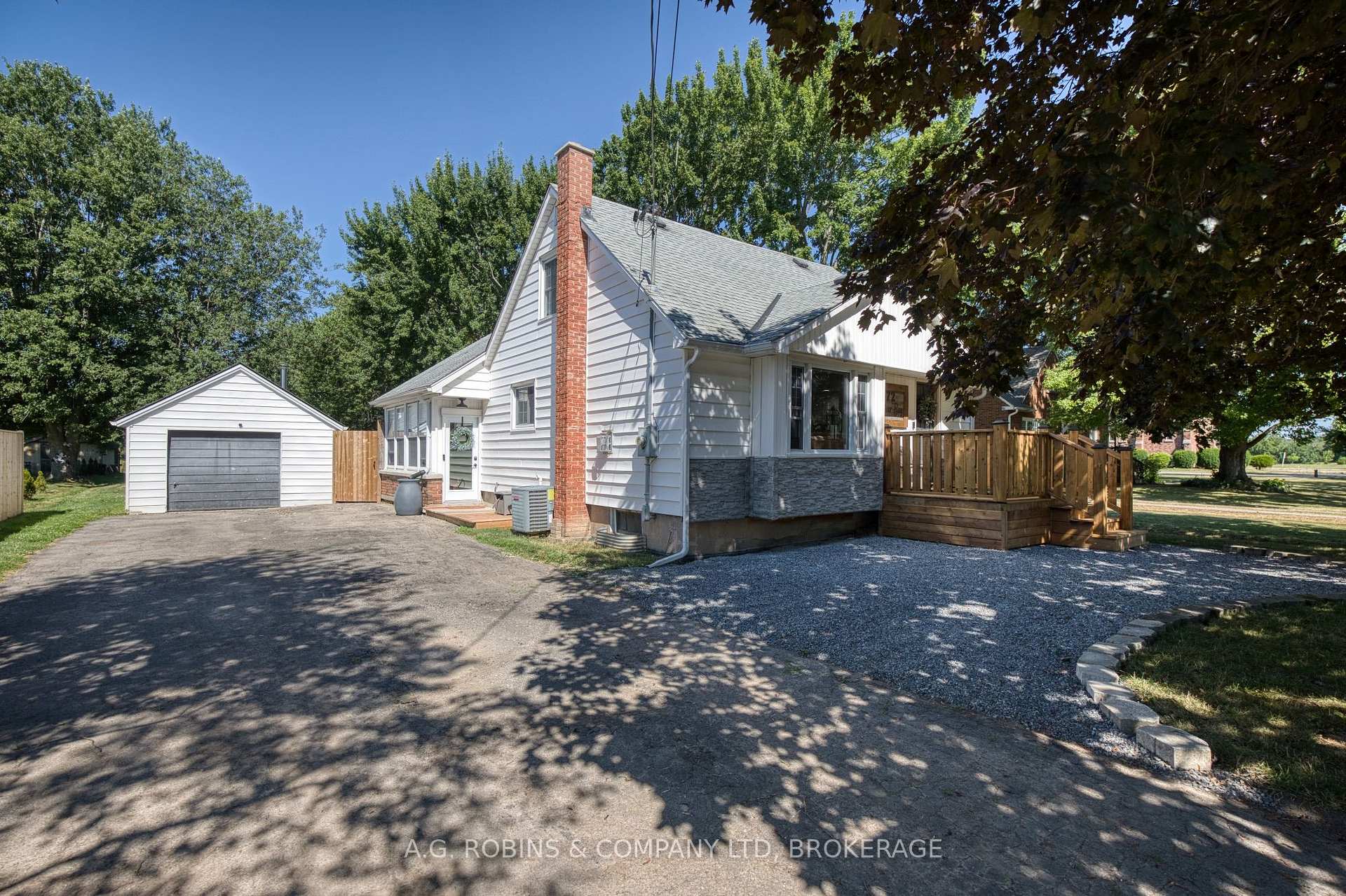 Photo 1 of 972 Silver Bay Road, Port Colborne, Sherkston — HOMEH