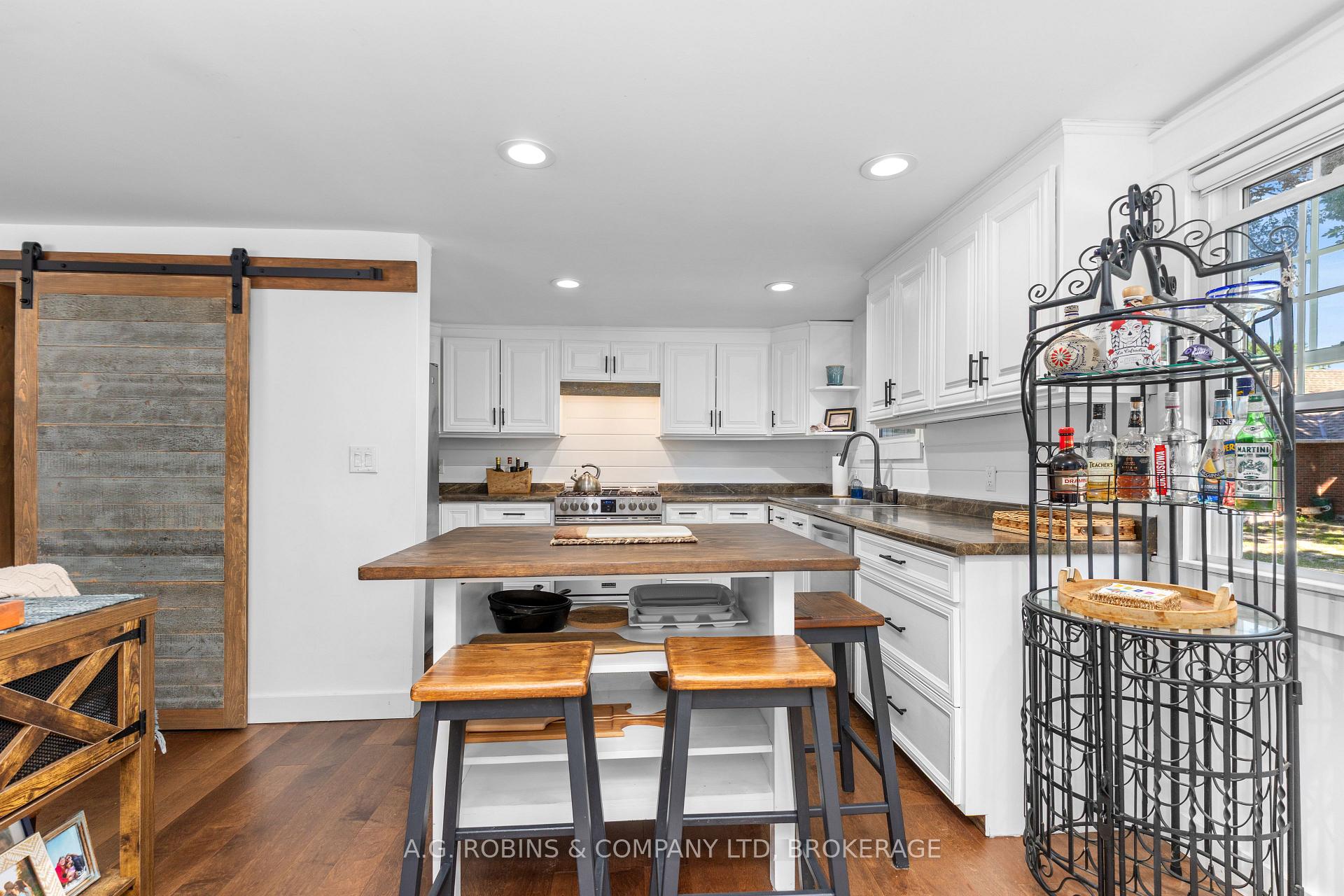 Photo 9 of 972 Silver Bay Road, Port Colborne, Sherkston — HOMEH