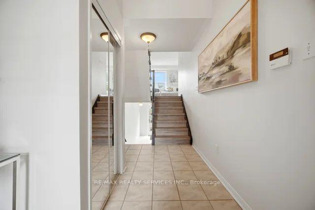 Photo 4 of 75 Wilmont Court, Brampton, Fletcher's Meadow — HOMEH