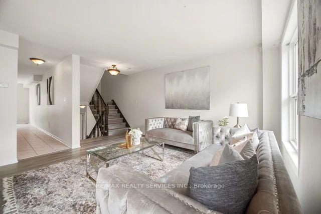 Photo 5 of 75 Wilmont Court, Brampton, Fletcher's Meadow — HOMEH