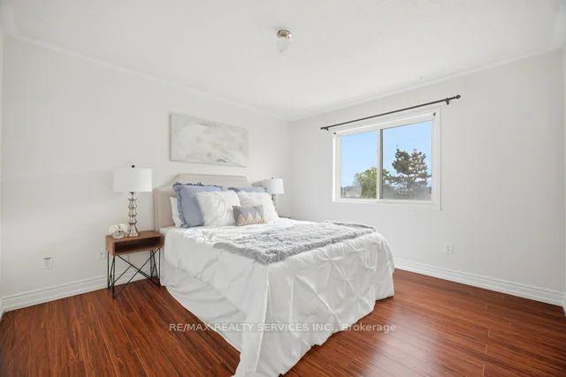 Photo 15 of 75 Wilmont Court, Brampton, Fletcher's Meadow — HOMEH