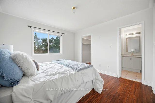 Photo 17 of 75 Wilmont Court, Brampton, Fletcher's Meadow — HOMEH